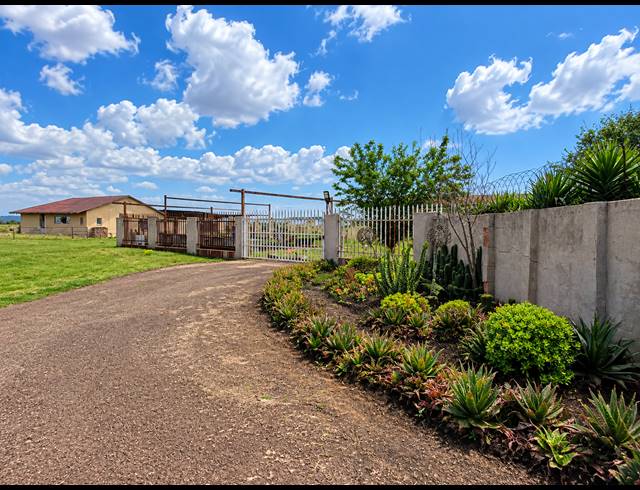 9.30HA FARM FOR SALE IN RIETSPRUIT